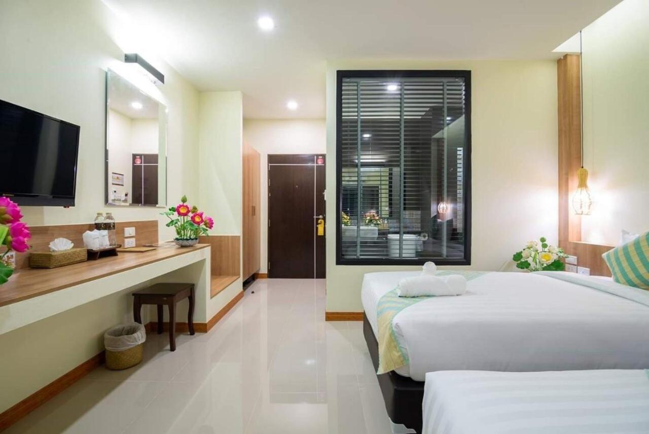 Pura Nakhon Hotel Накхон Си Тамарат Екстериор снимка